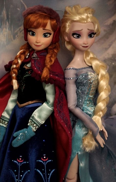 Must admit, those are pretty cool.. Elsa Dolls, Disney Frozen Dolls, Elsa And Anna Dolls, Disney Barbie Dolls, Frozen Dolls, Repainted Dolls, Anna Doll, Elsa Doll, Disney Doll