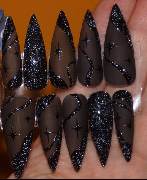 Dark Colours Nails, Black Goth Nail Designs, Goth Nails Christmas, Goth Engagement Nails, Velaris Nail Art, Gothic Xmas Nails, Cracked Nails Design, Devils Night Inspired Nails, Dark Glam Nails