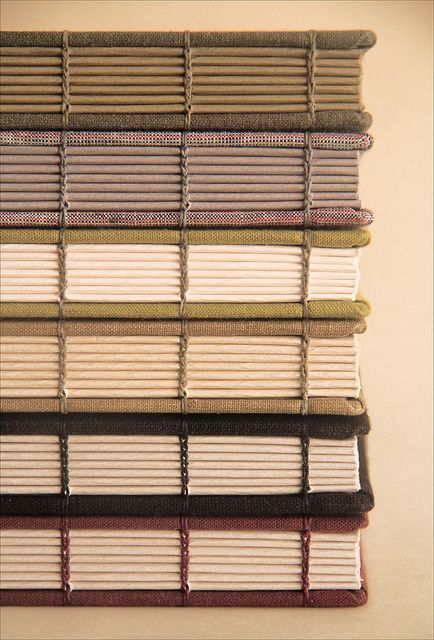 Soft Cover Book Binding, Coptic Stitch Binding, Book Binding Aesthetic, Bookbinding Aesthetic, Book Binding Cover Ideas, Coptic Book Binding, Book Binding Ideas, Bookbinding Cover, Journal Binding