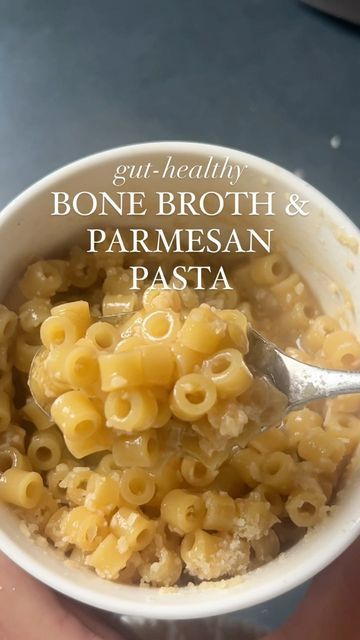 Alina | Clean Eats for Kids on Instagram: "Bone Broth & Parmesan Pasta // A rainy day calls for an easy, comforting meal you can make in just minutes. Using bone broth and high quality extra virgin olive oil, it’s good for the gut & soul. 😊 #recipe 2 cups chicken bone broth (@kettleandfire) 1 cup small pasta shapes - ditalini/pastina/orzo 1 tbsp extra virgin olive oil 2 tbsp grated Parmigiano cheese Salt & black pepper, to taste Fresh basil or parsley In a pot, bring the bone broth stock Pasta Chicken Broth Parmesan, Uses For Bone Broth, Bone Broth Noodles, Cooking With Bone Broth, Pasta With Bone Broth, Recipes With Chicken Bone Broth, Post Partum Bone Broth, What To Make With Bone Broth, Chicken Broth Pasta Recipes