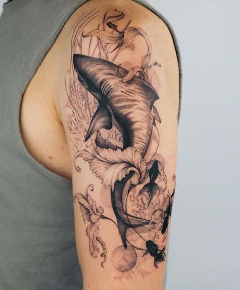 Shark Tattoo Meaning, Aquatic Tattoo, Traditional Shark Tattoo, Hai Tattoo, Traditional Tattoo Outline, Animal Tattoos For Women, Sea Tattoo, Shark Tattoo, Ocean Tattoos