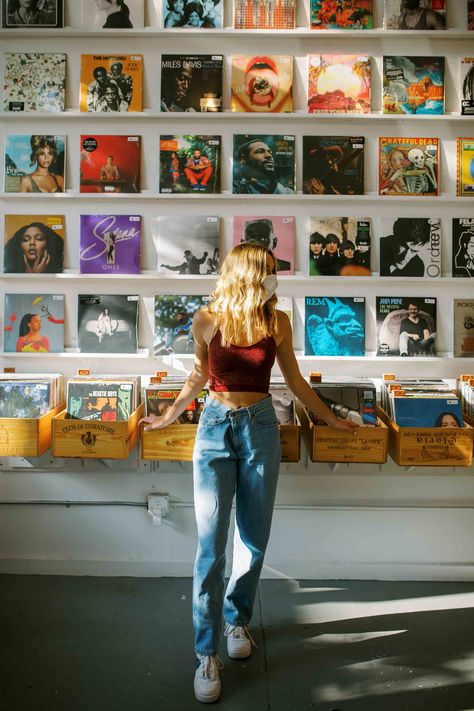 Record Shopping Outfit, Record Shop Outfit, Photoshoot In Store, Vintage Record Store Aesthetic, Record Store Outfit, Thrift Shop Photoshoot, Music Store Photoshoot, Record Store Photos, Record Store Photo Shoot