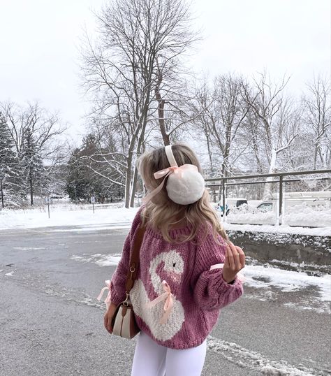 Swan Sweater, Cold Girl, Winter Princess, Winter Inspo, I Love Winter, Winter Fit, Cold Outfits, Winter Girls, Winter Fits