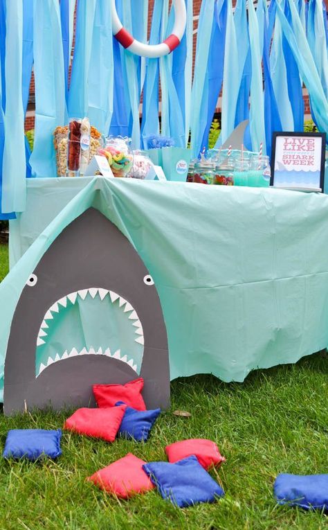 Shark Party Ideas, Shark Week Party, Ocean Birthday Party, Shark Themed Birthday Party, Ocean Theme Party, Gratis Printables, Ocean Birthday, Shark Birthday Party, Ocean Party