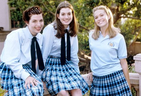 Mia Thermopolis: The Inspiration Mia Thermopolis Princess Diaries, Mia Thermopolis Outfit, Mia Thermopolis Costume, Chanel Core, Early 2000s Halloween Costumes, 2000s Halloween Costume, Movie Core, The Princess Diaries 2001, Comfort Films