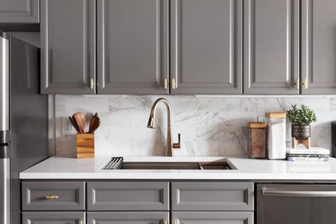 sherwin-williams-gauntlet-gray-kitchen-gold-hardware Sherwin Williams Cabinet Paint, Cabinet Hardware Trends, Dark Wood Kitchen Cabinets, Best Gray Paint, Best Gray Paint Color, Warm Gray Paint, Kitchen Cabinet Trends, Серая Кухня, Beauty House