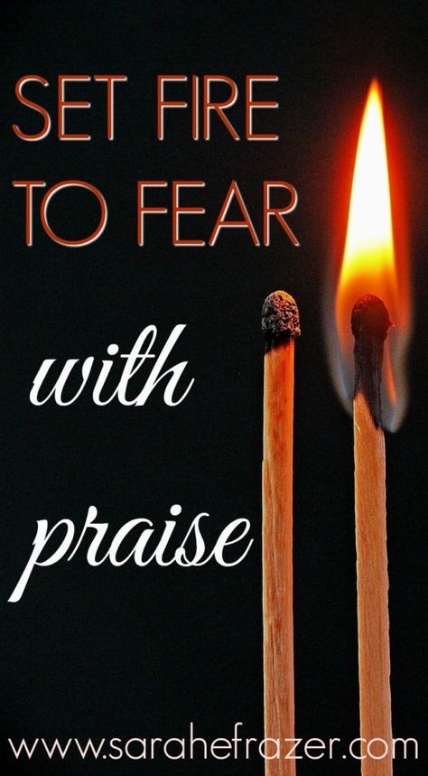 Banish fear for good by praising God for who He is, not your circumstances! Grab a free praise Bible reading plan and watch your relationship with God bloom and fear diminish. Click through to download your free Bible study here! || Sarah E. Frazer #biblestudy #freebiblestudy #biblestudyforwomen #sarahefrazer Bible Study Materials, Praising God, Bible Study Printables, Free Bible Study, Keep Praying, Faith Blogs, Bible Study Methods, Relationship With God, Unspoken Words