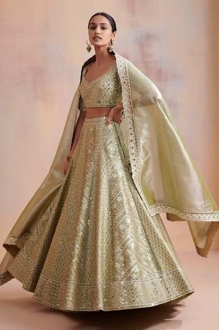 Sage Green Asian Wedding Dress, Modest Blouse Designs For Lehenga, Sage Green Bridal Lehenga, Sage Green Indian Wedding, Lehenga Modest, Sage Green Lengha, Sage Lehenga, Modest Lehenga, Green Lehengas