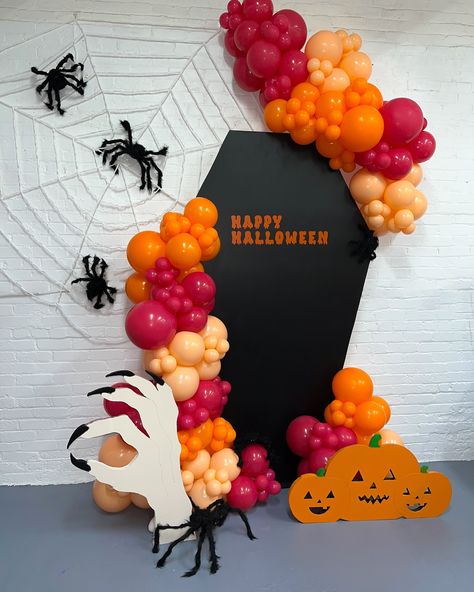 Happy Spooky Season! #buffaloballoons #balloonsinbuffalo #halloween #halloweendecor #balloonsforhalloween #pumpkin #creepyhand #spiders #happyhalloween Happy Spooky Season, Creepy Hand, Spiders, Spooky Season, Happy Halloween, Halloween Decorations, Balloons, Halloween, Quick Saves