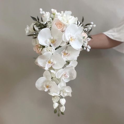 Orchid Bridal Bouquets, Orchid Bouquet Wedding, Elegant Wedding Bouquets, Simple Wedding Bouquets, Orchids Flowers, Cascading Wedding Bouquets, Magnolia Wedding, Orchid Bouquet, Dream Wedding Decorations