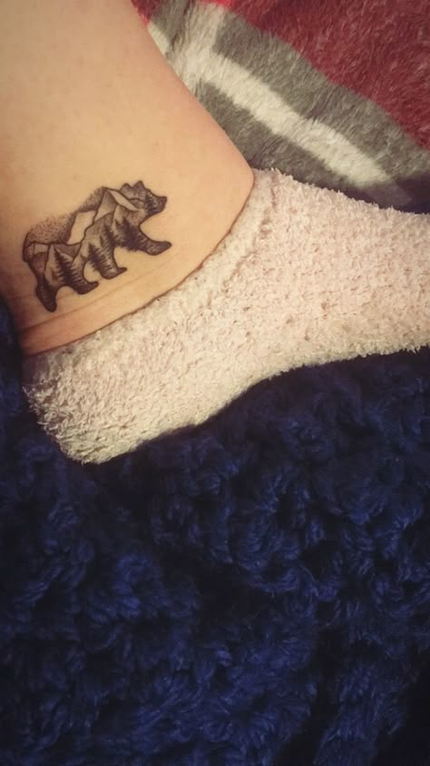 Bear foot tattoo Brown Bear Tattoo For Women, Tiny Bear Tattoo Simple, Dainty Bear Tattoos For Women, Tiny Bear Paw Tattoo, Small Bear Tattoos For Women, Small Bear Paw Tattoo, Tiny Bear Tattoo, Momma Bear Tattoo, Bear Paw Tattoos