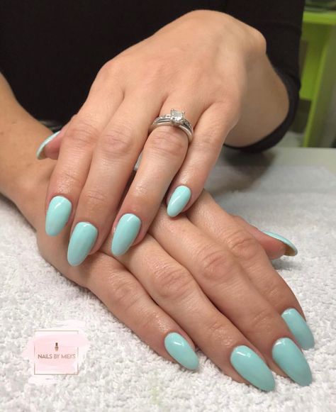 Aqua Nails Aesthetic, Mint Oval Nails, Light Green Round Nails, Robbins Egg Blue Nails, Aquamarine Almond Nails, Aqua Blue Nails Turquoise, Mint Teal Nails, Teal Oval Nails, Seafoam Blue Nails