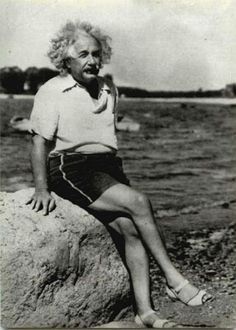 18 Photos Of Albert Einstein Being Super Chill this has always been my favorite cus he's wearing shoes my gram did!!! Albert Einstein Quotes Technology, Einstein Meme, Bill And Hillary Clinton, John Mccain, Albert Einstein Quotes, Einstein Quotes, Rms Titanic, Jack Nicholson, Travel Humor