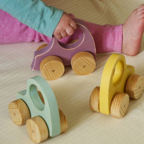 Wooden Cars Diy, Wood Toy Ideas, Wooden Toy Garage, Wooden Toy Chest, Wooden Toys Diy, Wood Baby Toys, Wooden Toys Design, Wooden Toy Trucks, Wooden Toy Boxes