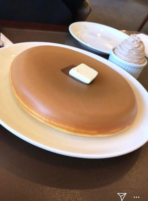 Satisfying Images, Pictures Of Food, Satisfying Pictures, Perfect Bun, Perfect Pancakes, Hamburger Patties, Soft Serve Ice Cream, Soft Serve, Oddly Satisfying