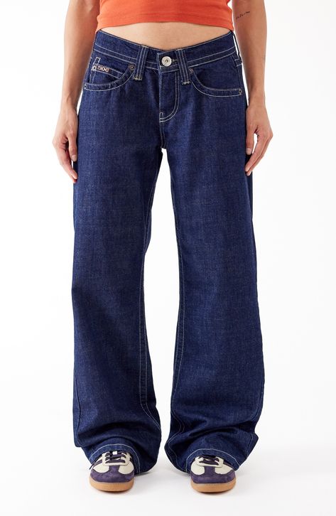 Low waisted baggy jeans