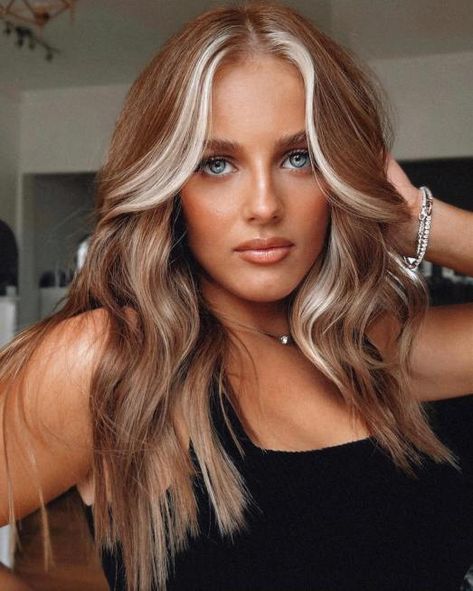 Cinnamon Hair with Silver Money Piece Honey Brown Hair Color, Spring Hair Color Trends, Red Blonde Hair, Honey Brown Hair, Money Piece, Spring Hair Color, Trendy Hair Color, Brown Blonde Hair, Auburn Hair