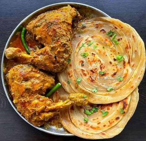 Lachha Paratha, Bengali Food, Catering Ideas Food, Quick Recipes Snacks, Food Crush, Desi Food, Curry Chicken Recipes, Indian Food Recipes Vegetarian, Food Platters