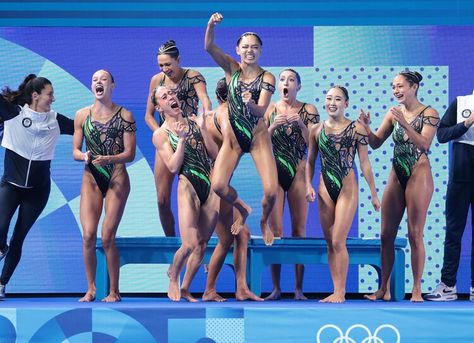 'It was magical.' U.S. wins first medal in artistic swimming in 20 years — Los Angeles Times Artistic Swimming, Swimming Team, Synchronized Swimming, The Americans, Crab Recipes, The Goal, 20 Years, Crab, Angeles