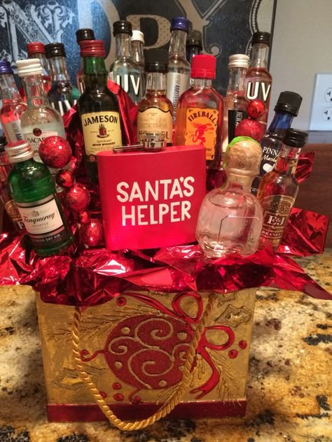 Awesome DIY Christmas Gift Baskets for Women Christmas Alcohol Gifts, Liquor Baskets, Homemade Baskets, Alcohol Basket, Alcohol Bouquet, Alcohol Gift Baskets, Liquor Gift Baskets, Liquor Bouquet, Christmas Gift Baskets Diy