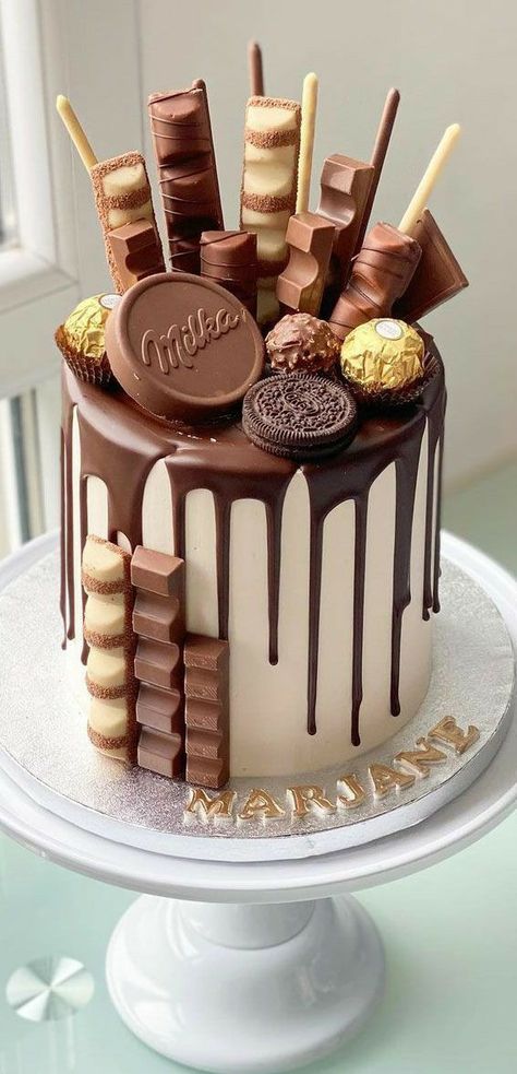 Chocolate Birthday Cake Decoration, Tårta Design, Cake Design Ideas, Candy Birthday Cakes, Chocolate Cake Designs, Simple Cake Designs, Chocolate Cake Decoration, Creative Birthday Cakes, Birthday Cake Chocolate