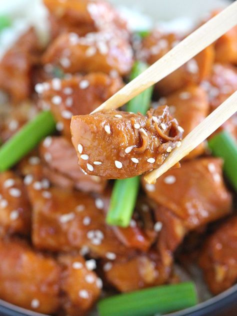 Don't get take out instead make this Instant Pot Mongolian Chicken, it takes just five minutes to throw into the pressure cooker and only 30 minutes to cook a flavorful, tender and juicy chicken! #sweetandsavorymeals #chickenrecipes #easydinnerrecipes #instantpotrecipe #easyinstantpotrecipes #mongolianfoodrecipes Mongolian Chicken, Instant Pot Chicken Recipes, Chicken Recipes Video, Healthy Instant Pot Recipes, Instant Pot Dinner Recipes, Easy Instant Pot Recipes, Instapot Recipes, Instant Pot Pressure Cooker, Instant Pot Chicken