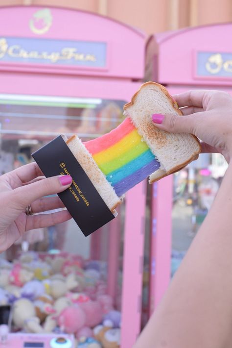 Korean Dessert Cafe, Instagrammable Food, Rainbow Grilled Cheese, Instagrammable Restaurants, Rainbow Desserts, Dessert Restaurants, Dessert Cafe, Korean Dessert, Most Instagrammable Places