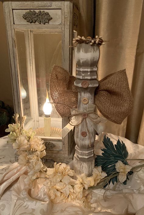 Spindle Angels, Spindle Crafts, Twine Bow, Candle Stick Decor, Wood Angel, Decoration Shabby, Wooden Angel, Shabby Tree, Booth Displays