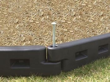 Playground Border, Plastic Playground, Preschool Playground, Playground Landscaping, Backyard Playset, Backyard Trampoline, Diy Playground, Outdoor Play Area, Natural Playground