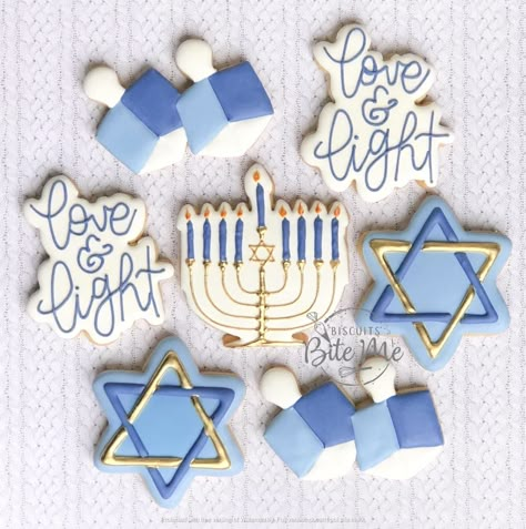 Hanukah Cookies Decorated, Hanukkah Royal Icing Cookies, Brit Milah Ideas, Hanukkah Cookies Decorated, Biblical Decor, Chanukah Cookies, Hanukkah Party Food, Hanukkah 2023, Hannukah Cookies