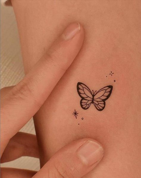 #tattoodesign #tattooideas #butterflytattoodesign #butterfly #femaletattoo #sexytattoodesign #bodyart #bodypaintingart #beautifultattoodesign #tattoo Miniature Tattoos, Pola Tato, Simple Tattoo Designs, Small Hand Tattoos, Butterfly Tattoo Designs, Classy Tattoos, Cute Tattoos For Women, Discreet Tattoos, Dainty Tattoos