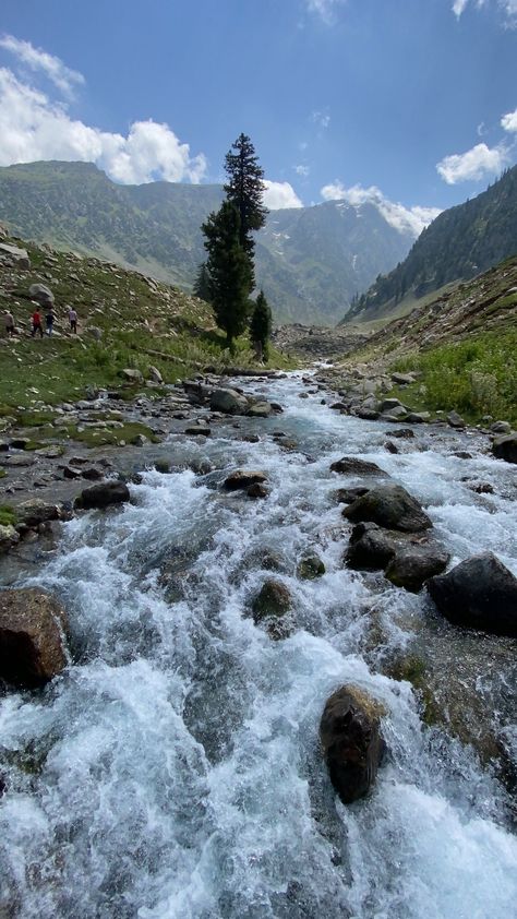 Pahadi Wallpapers, Kashmir Snap, Kashmiri Aesthetic, Kashmir Aesthetic, Nature Healing, Peace Illustration, Beautiful Scenery Pictures, Travel Pictures Poses, Destination Photography