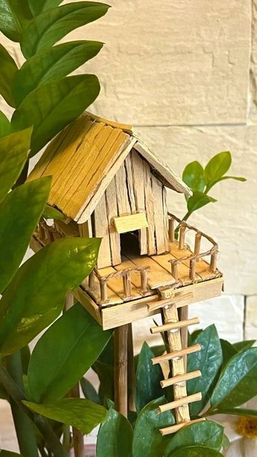 Mini Tree House, Fairy House Crafts, Gubahan Bunga, نباتات منزلية, Fairy House Diy, Fairy Garden Crafts, Mini Tree, Hemma Diy, Garden Crafts Diy