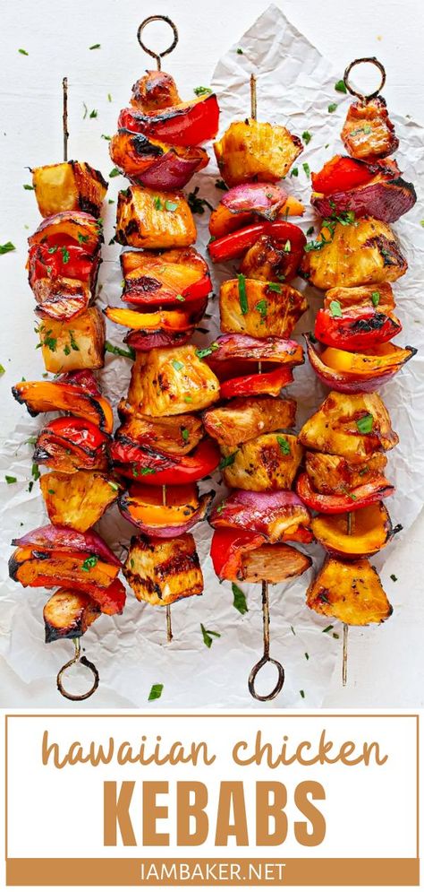 Summer Dinner Recipes Grill, Kebabs On The Grill, Menu Recipes, Hawaiian Chicken, Kabob Recipes, Skewer Recipes, Tasty Meals, Summer Menu, Kebab Recipes