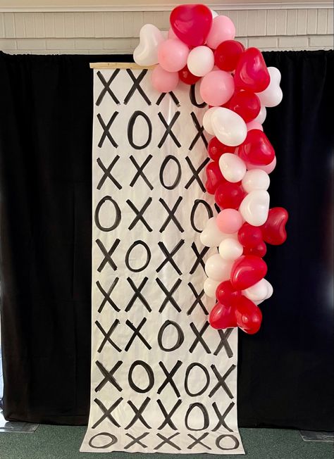 Xoxo Photo Backdrop, Valentine Toddler, Valentine Backdrop, Galentines Party, Toddler Valentines, Backdrop Ideas, Diy Backdrop, Simple Valentine, Dance Pictures