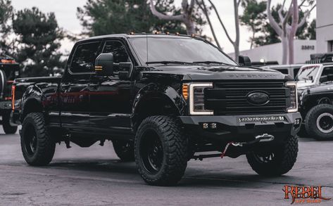 Ford Super Duty Trucks Lifted, Black F250 Super Duty, F250 Super Duty Lifted, Lifted Trucks Ford, F 350 Super Duty, Ford F 250 Super Duty, Food Truck Interior, Ford Super Duty Trucks, Diesel Trucks Ford