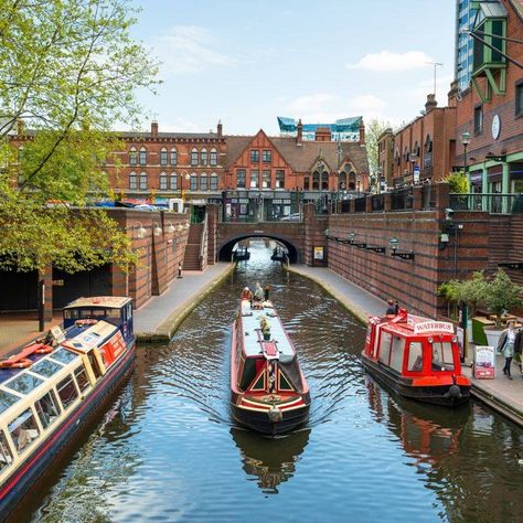 Birmingham Canal, Birmingham Airport, Birmingham City Centre, Birmingham News, University Of Birmingham, Birmingham City, Birmingham England, Voyage Europe, Dream Travel Destinations