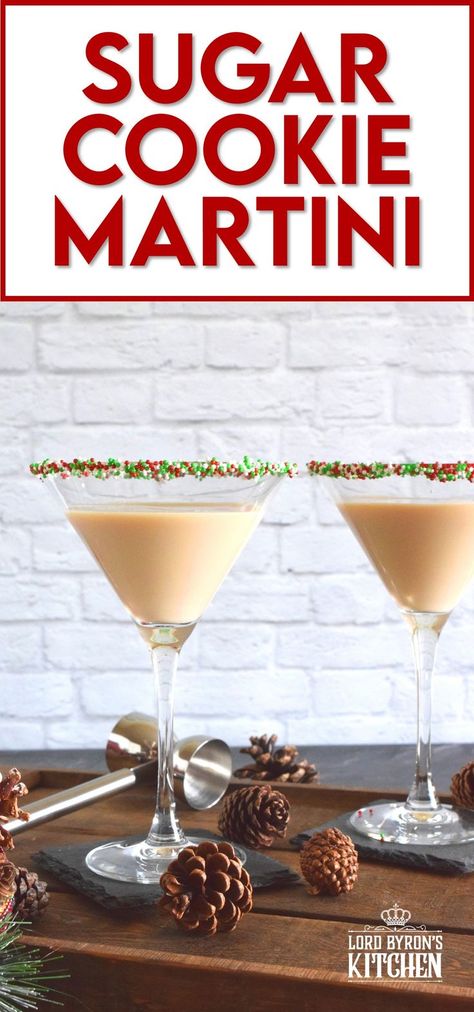 Even though this Sugar Cookie Martini doesn't have an actual sugar cookie in it, it certainly does taste like everyone's favourite holiday confection! #cocktails #drinks #martini #christmas Christmas Cookie Martini, Sugar Cookie Martini Recipe, Sugar Cookie Martini, Birthday Cake Martini, Cookie Martini, Holiday Cocktail Recipes, Peppermint Martini, Festive Holiday Cocktails, St Patricks Day Drinks