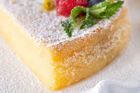 Lemon Cake Recipes, Easy Lemon Pie, Microwave Lemon Curd, Cake Recipes Easy, Easy Lemon Curd, Lemon Tart Recipe, Sweet Surrender, Lemon Curd Recipe, Lemon Curd Filling