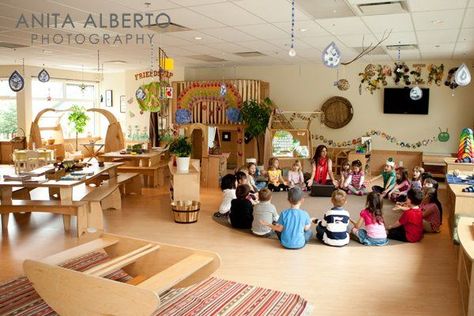 Reggio Emilia Classroom, Preschool Designs, Reggio Inspired Classrooms, Reggio Classroom, Preschool Rooms, Classroom Layout, Montessori Classroom, New Classroom, Classroom Design