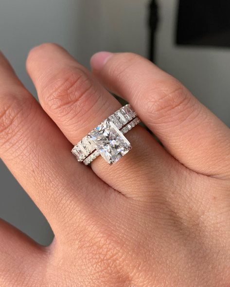 rose gold dimond engagement ring wedding gold ring, promise ring, anniversary ring, diamond rings . . #DiamondRing #EngagementRing #WeddingRing #DiamondJewelry #BridalJewelry #DiamondEngagementRing #Diamonds #VintageDiamondRing #HaloDiamondRing #DiamondSolitaireRing #RoseGoldDiamondRing #PrincessCutDiamondRing #OvalDiamondRing #EmeraldCutDiamondRing #PearShapedDiamondRing #GoldDiamondRing #FineJewelry #LuxuryJewelry #BridalJewelry #Diamonds #Sparkle #JewelryDesign Rose Gold Eternity Band, Hidden Halo Engagement Ring, Moissanite Ring Set, Halo Engagement Ring Sets, Half Eternity Wedding Band, Bridal Ring Sets, Moissanite Wedding Rings, Bridal Bands, Hidden Halo