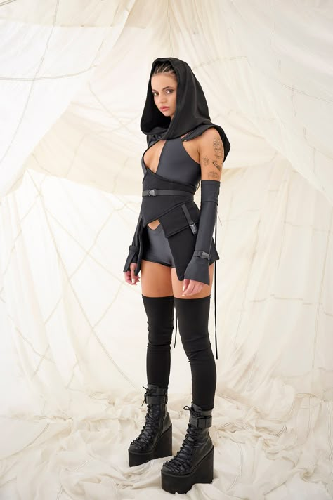 Apocalyptic Rave Outfit, Tactical Rave Outfit, Dune Rave Outfit, Rave Theme Outfits, Techno Party Outfit Rave, Punk Rave Outfits, Tech Wear Women, Dune Outfit, Techno Party Outfit