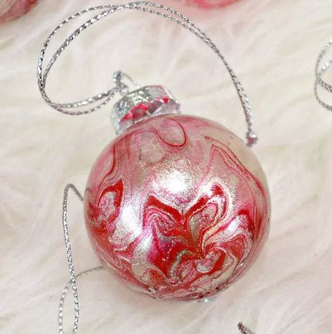 Sister Ornaments, Marbled Christmas Ornaments, Marbled Ornaments, Fancy Ornaments, December Projects, Clear Plastic Ornaments, Clear Christmas Ornaments, Pinterest Fail, Get Ready For Christmas