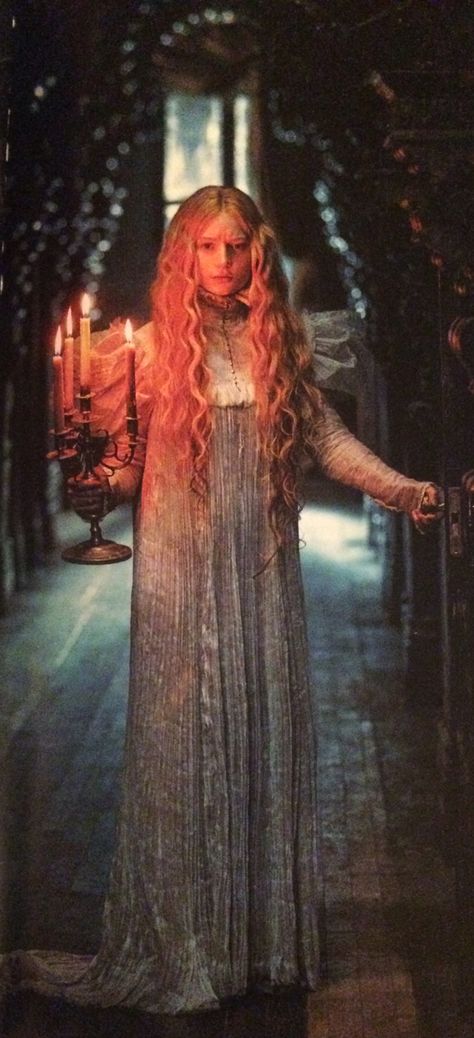 Mia Wasikowska as Edith Cushing in 'Crimson Peak' (2015). Costume Designer: Kate Hawley Creamson Peak, Edith Cushing, Human Centipede, Doug Jones, Mia Wasikowska, Crimson Peak, Karakter Disney, Gothic Romance, Gothic Horror