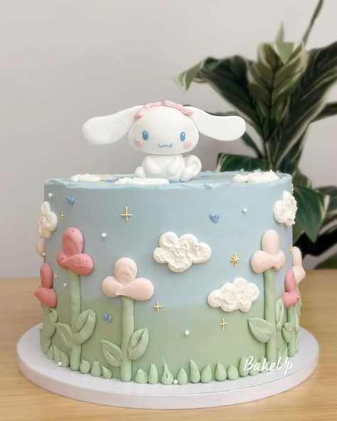 Cinnamoroll Bento Cake, Cinnamoroll Birthday Party Decor Ideas, Cinnamoroll Party Ideas, Sanrio Cake Ideas, Cinnamon Roll Cake Sanrio, Cinnamonroll Sanrio Cake, Cinnamoroll Cake Birthday, Cinnamon Roll Birthday Party, Winter Birthday Cake Ideas