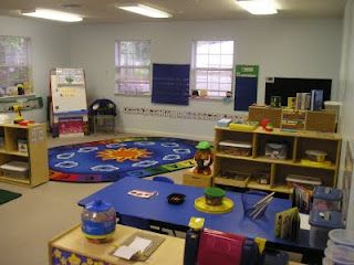 Organized Chaos in the Preschool Classroom Classroom Arrangement Ideas, Ecse Classroom, Daycare Services, Preschool Environments, Preschool Classroom Organization, Classroom Carpet, Preschool Classroom Setup, Preschool Organization, Preschool Room