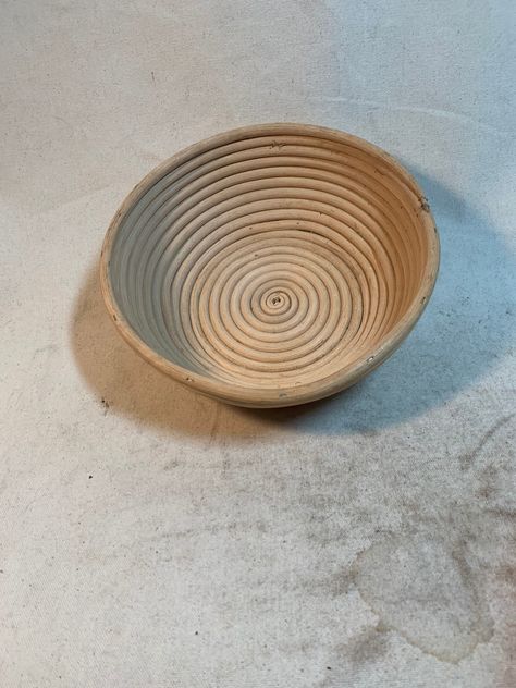 Simple Coil Pots, Coil Method Ceramics, Coil Pots Ideas Easy, Coil Ceramics Projects, Pottery Coil Ideas, Coil Building Ceramics, Coil Pots Ideas Creative, Coil Bowls Ceramic, Coiling Ceramics