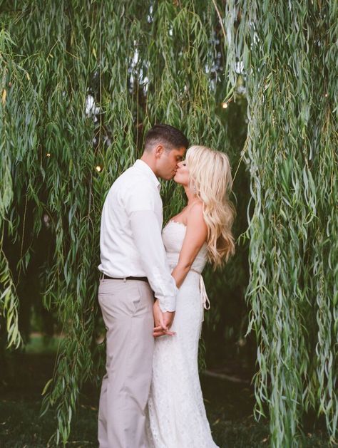 Family Photos Under Willow Tree, Engagement Photos Willow Tree, Willow Tree Wedding Photos, Willow Tree Couple Pictures, Willow Tree Engagement Photos, Willow Tree Wedding Ceremony, Willow Tree Photoshoot, Wedding Willow Tree, Engagement Photo Shoot Outfits