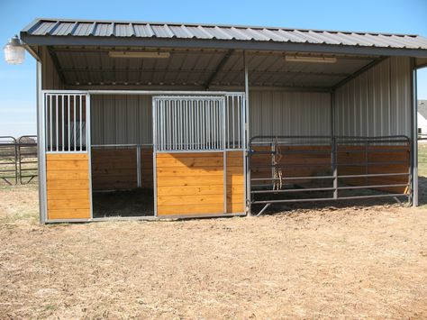 Horse Stable-if you have a smaller space this would work well. Lifestyle Block, Small Horse Barn, Small Horse Barns, Horse Shed, Horse Farm Ideas, Diy Horse Barn, Horse Barn Ideas Stables, Stall Door, Barn Stalls