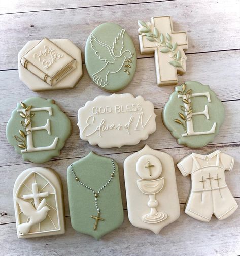 Ideas Bautismo, Bautizo Ideas Decoracion, Gender Reveal Theme, Baptism Decorations Boy, Christening Themes, Decoration Communion, Christening Cookies, Baptism Themes, Recuerdos Primera Comunion Ideas